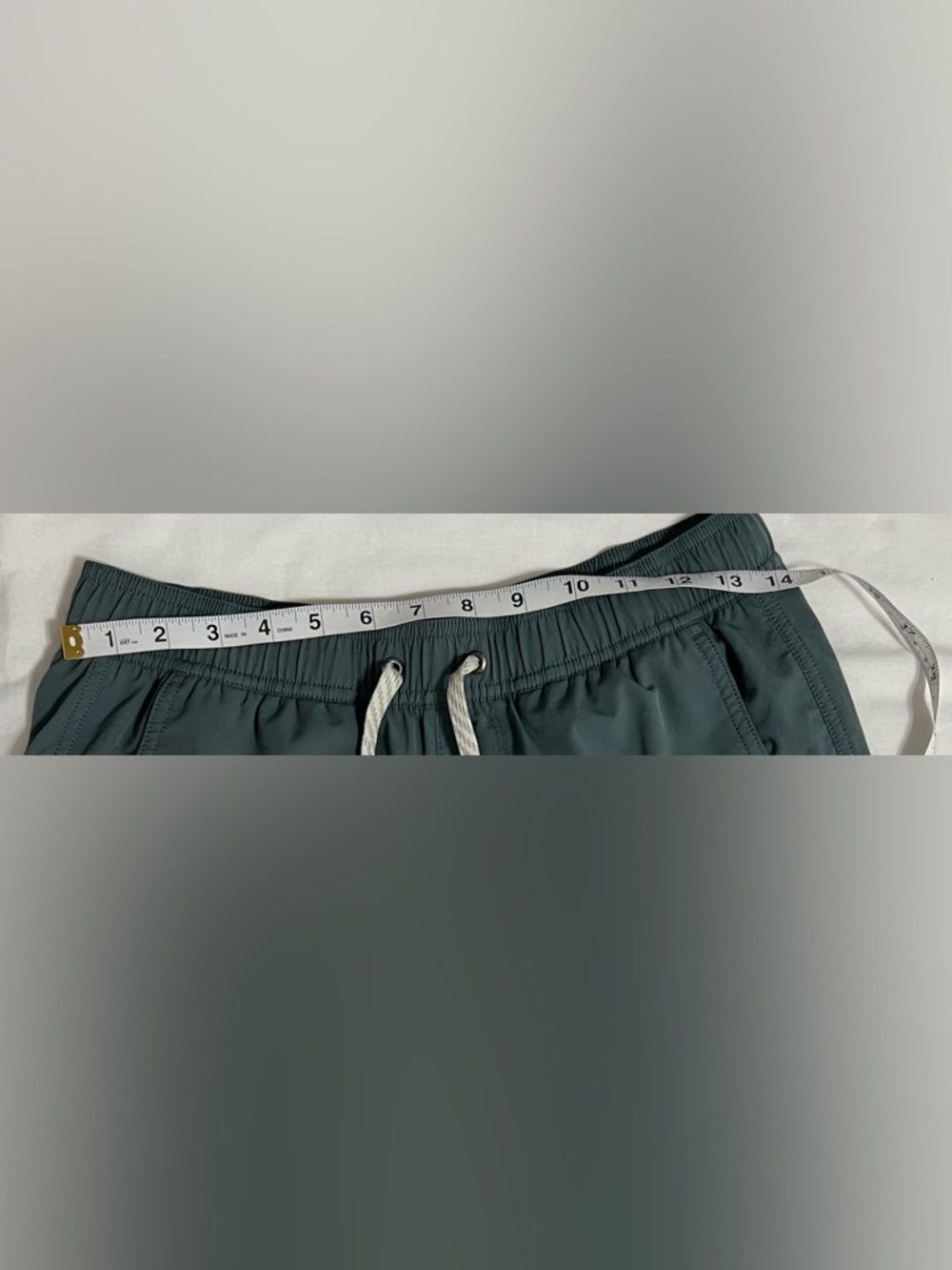 Vuori Green Kore Shorts Men’s Athletic Performance Lined Drawstring Activewear - Picture 3 of 5